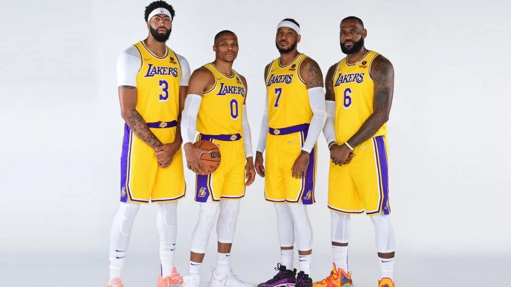 The Pros and Cons of the Lakers Starting Lineup
